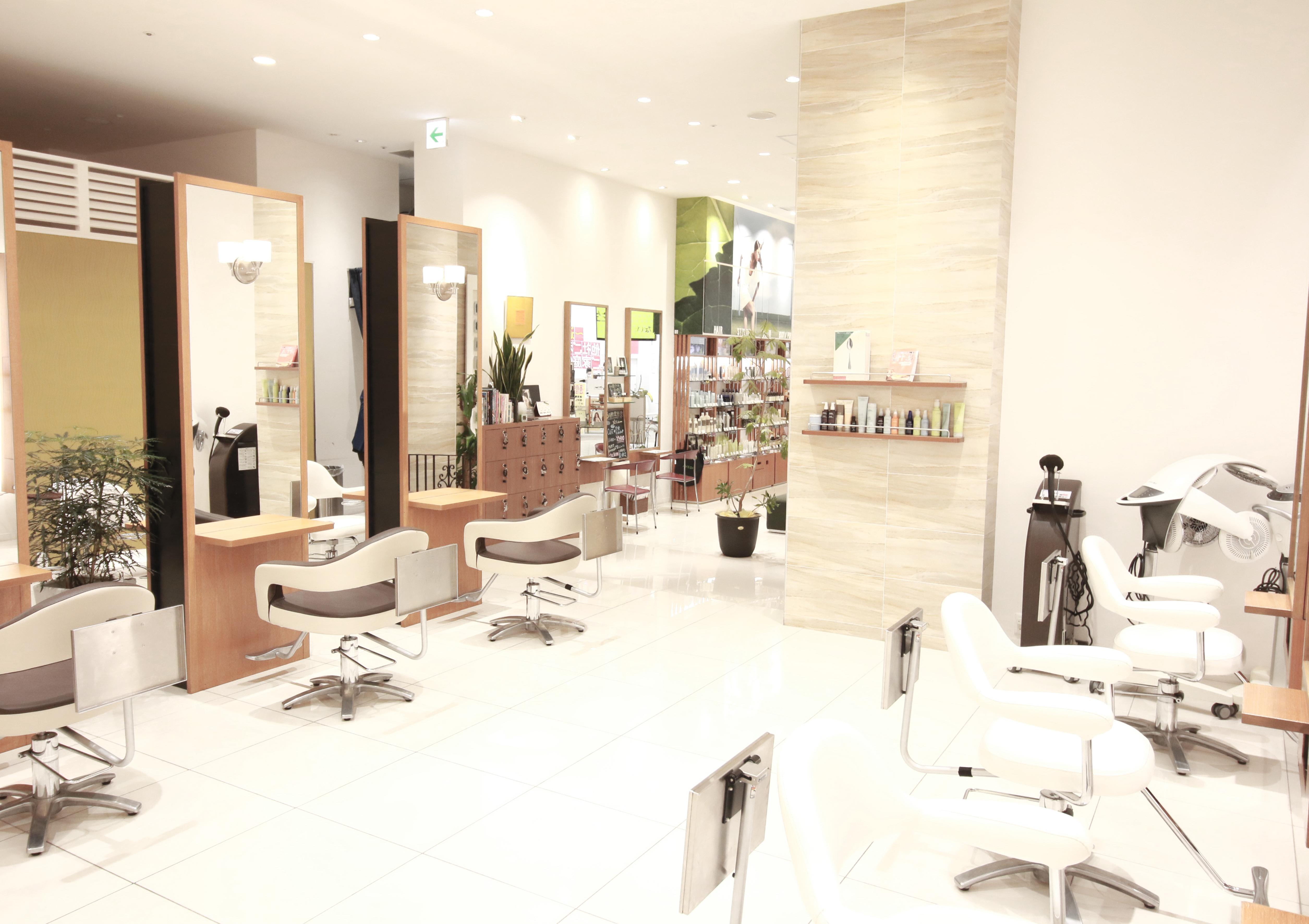 Ananaveda イオンモール沖縄ライカムの美容室 美容院 スタッフ情報 Rina M ミニモ