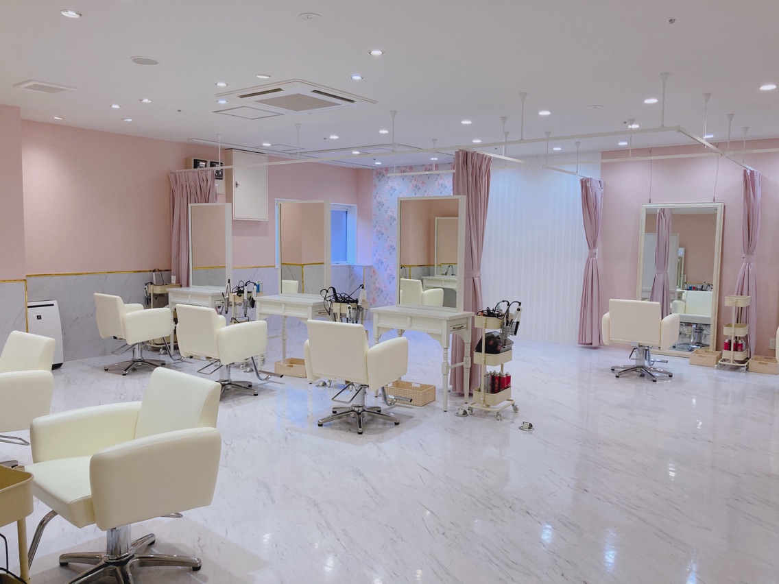 ヘアセットaries新宿駅前東口店の美容室 美容院 スタッフ情報 夏目 瞳 ミニモ ヘアセットaries新宿駅前東口店の美容室 美容院 スタッフ情報 夏目 瞳 ミニモ