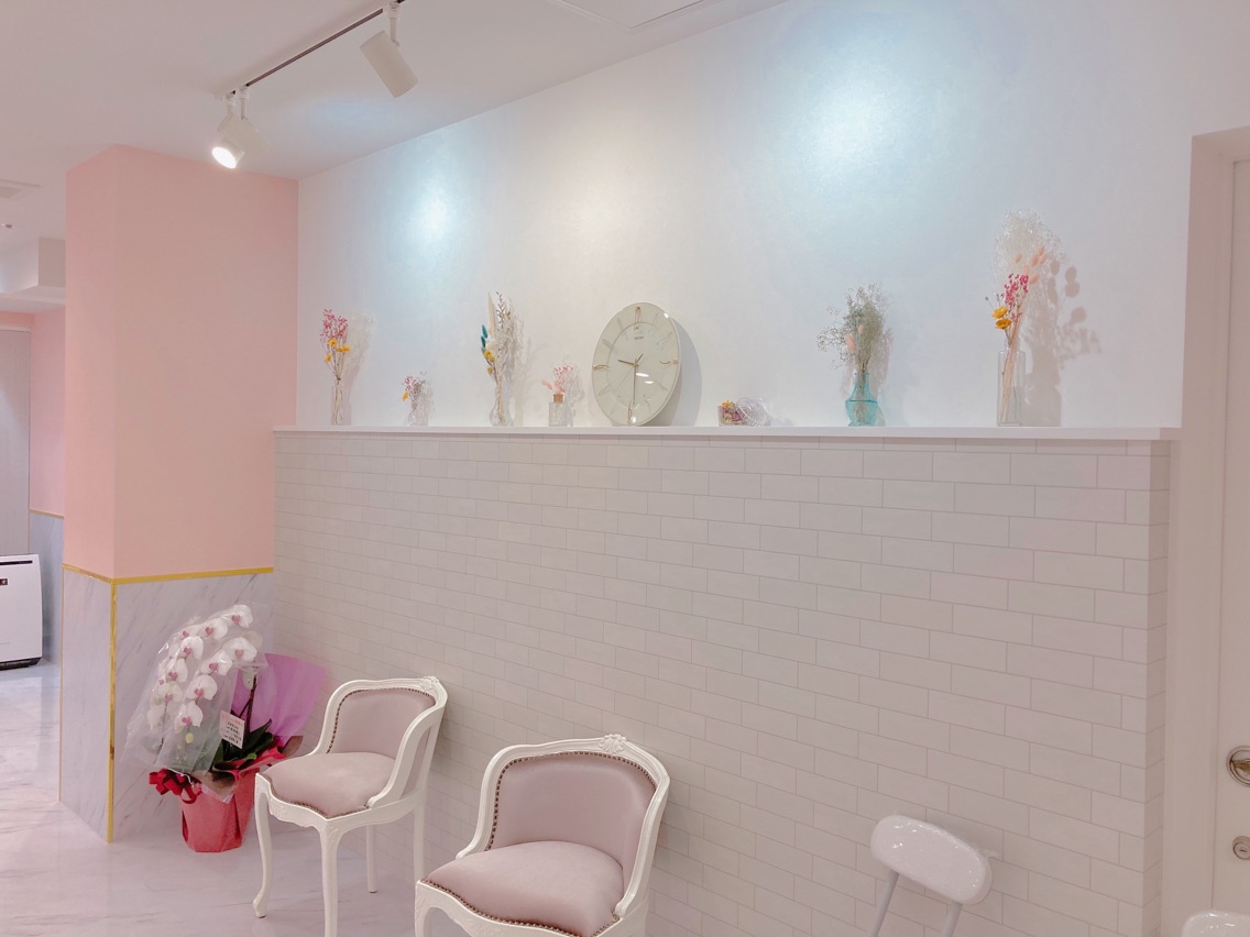 ヘアセットaries新宿駅前東口店の美容室 美容院 スタッフ情報 夏目 瞳 ミニモ ヘアセットaries新宿駅前東口店の美容室 美容院 スタッフ情報 夏目 瞳 ミニモ