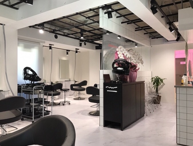 Knot表参道 Theater の美容室 美容院 スタッフ情報 透明感カラー 赤味消し髙木諒也 ミニモ