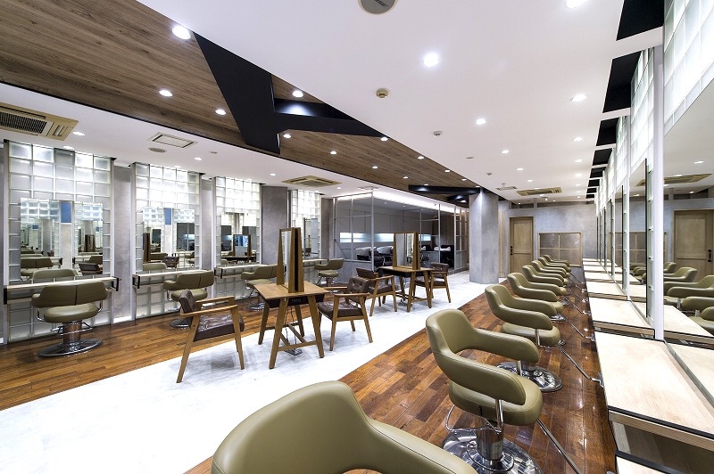 Hair Make Earth 三軒茶屋店の美容室 美容院 スタッフ情報 Director M Anager山田隆介 ミニモ