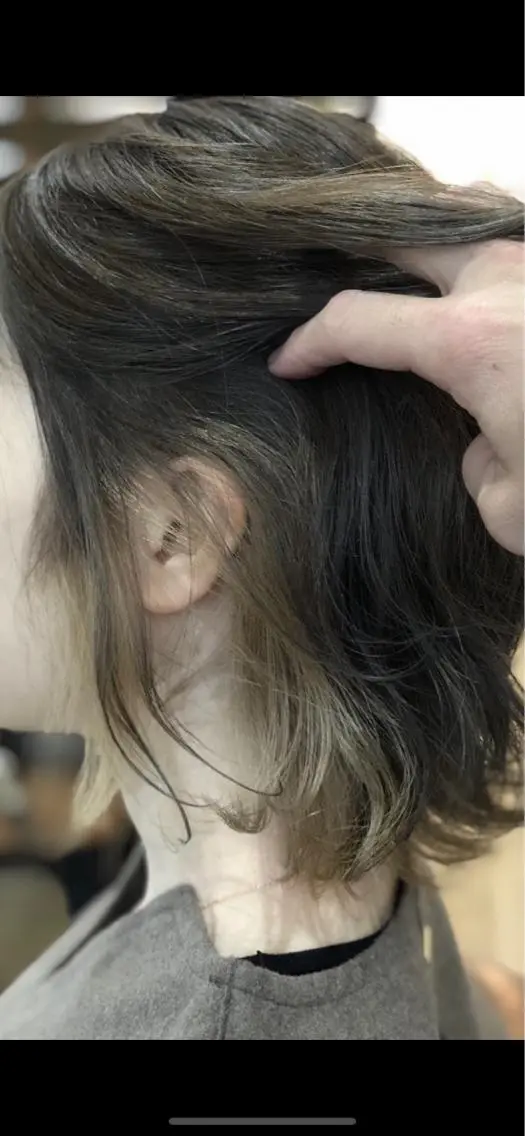 カラー ブリーチ インナーカラー ヘアカラー maru:ri　後上 大のヘアスタイル