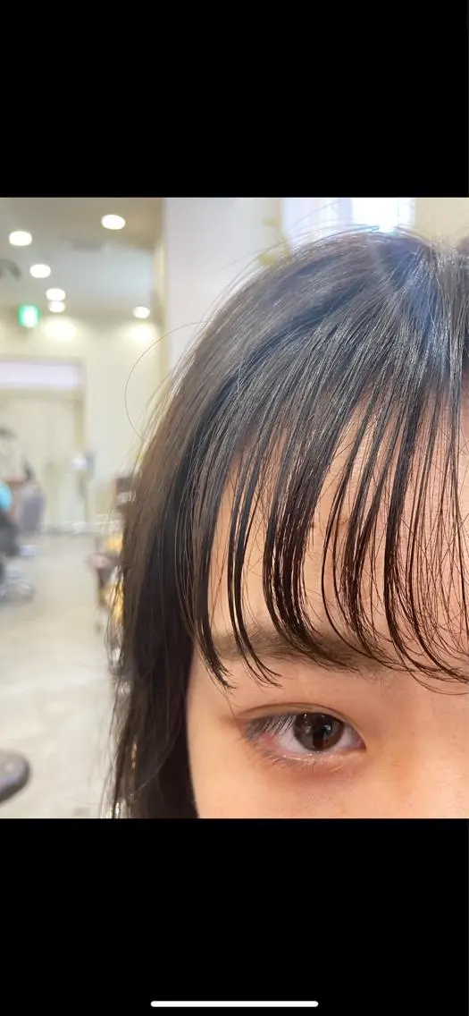 ミディアム シースルーバング カット トリートメント Amour なぐらのヘアスタイル