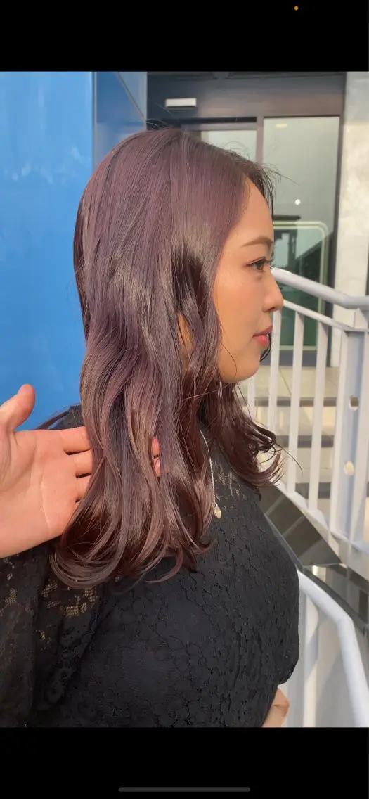 セミロング カラー パーマ ヘアアレンジ メンズ キッズ ネイル マツエク・マツパ 韓国🇰🇷レイヤー カットオリーブカラーのヘアスタイル