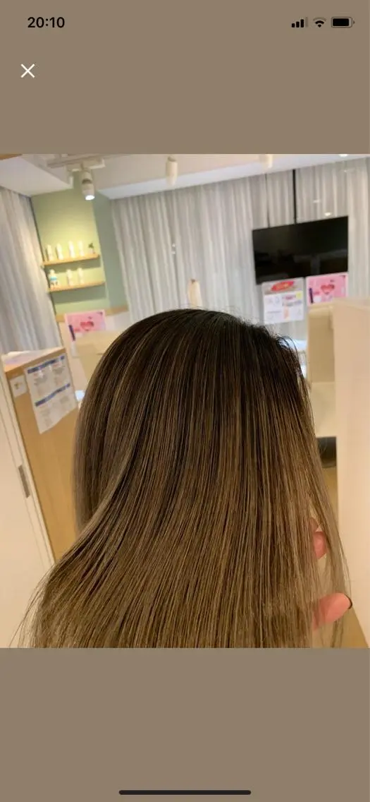ミディアム カラー バレイヤージュ ブリーチ レイヤーカット れい🫧 ハイトーン特化のヘアスタイル