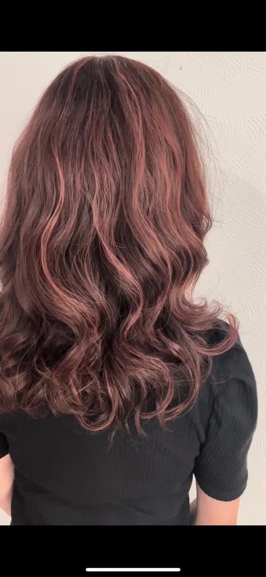 ロング カラー ハイライトカラー ハイライト 五日市 愛衣のヘアスタイル