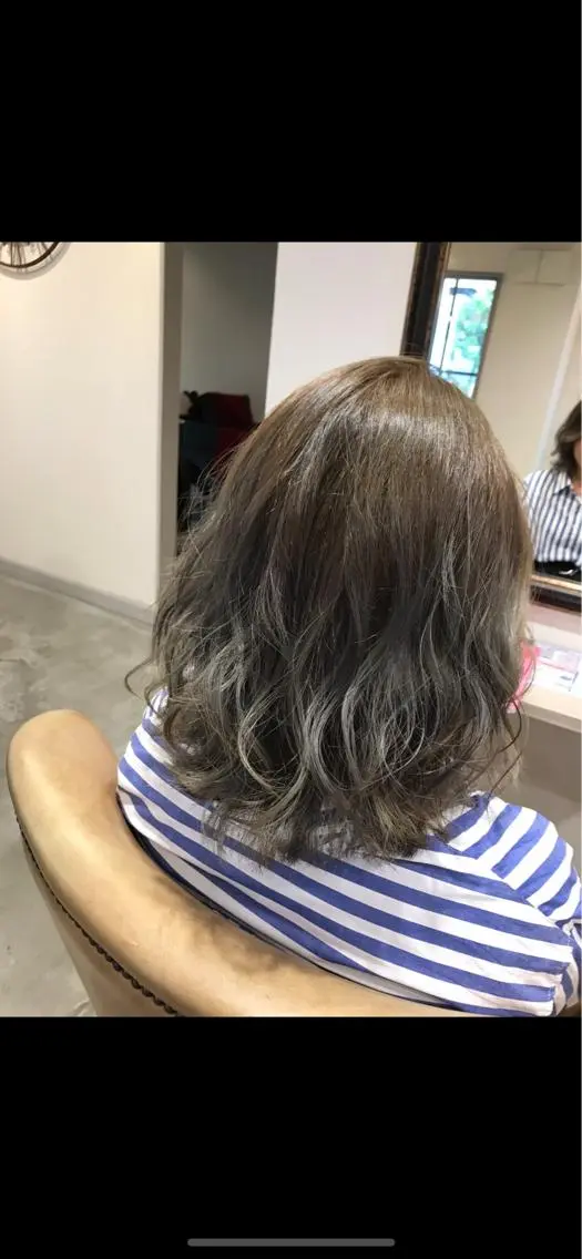 ミディアム カラー ヘアアレンジ グラデーションカラー シルバー ヘアカラー トリートメント 韓国♡ハイライト ♡YURIのヘアスタイル