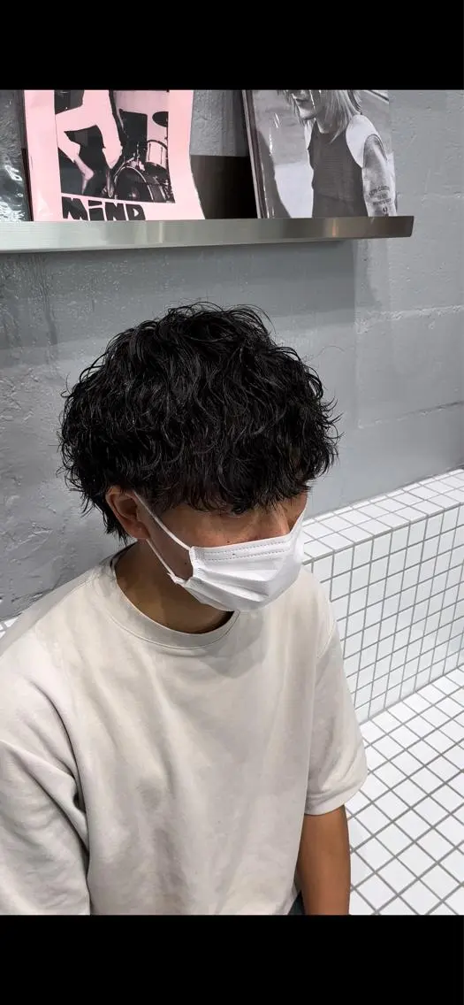 パーマ メンズ メンズパーマ 波巻きパーマ k jの眉毛・アイブロウイメージ