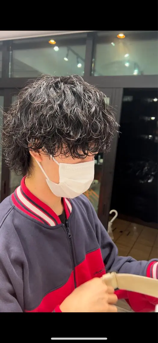 ショート パーマ メンズ メンズパーマ ツイストスパイラルパーマ 波巻きパーマ ニュアンスパーマ スパイラルパーマ fifth リュウセイのヘアスタイル