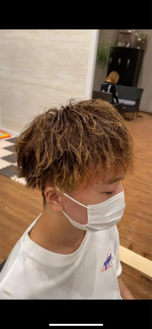 ミディアム パーマ メンズ カット パーマ 鵜飼 真伍のヘアスタイル