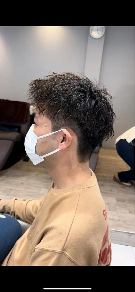パーマ メンズ メンズパーマ メンズツイストパーマ ツイストスパイラルパーマ 波巻きパーマ スパイラルパーマ メンズサロンGRIT 店長 深山一平のヘアスタイル