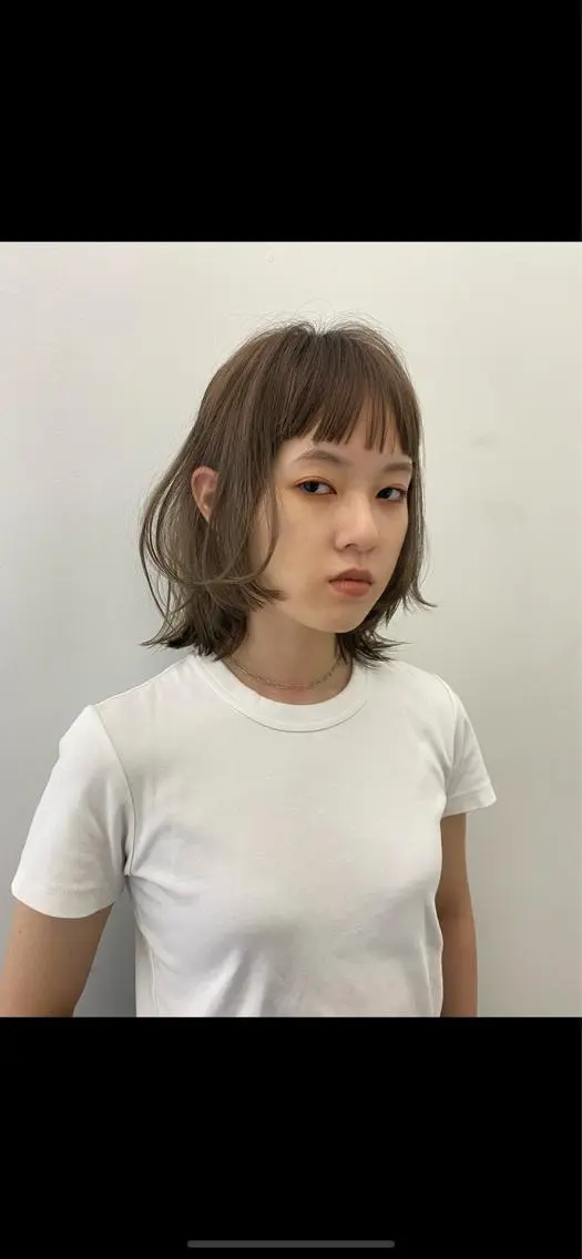 ミディアム カラー ベージュカラー オリーブベージュ 大石 沙季のヘアスタイル