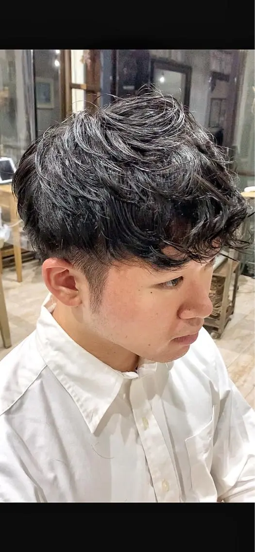 ショート パーマ メンズ メンズパーマ スパイラルパーマ メンズStylist 山根慧のヘアスタイル