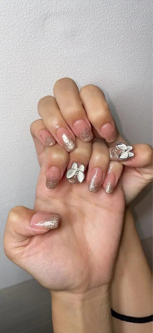 ネイル VIERU 🌈🎀💖のネイルデザイン
