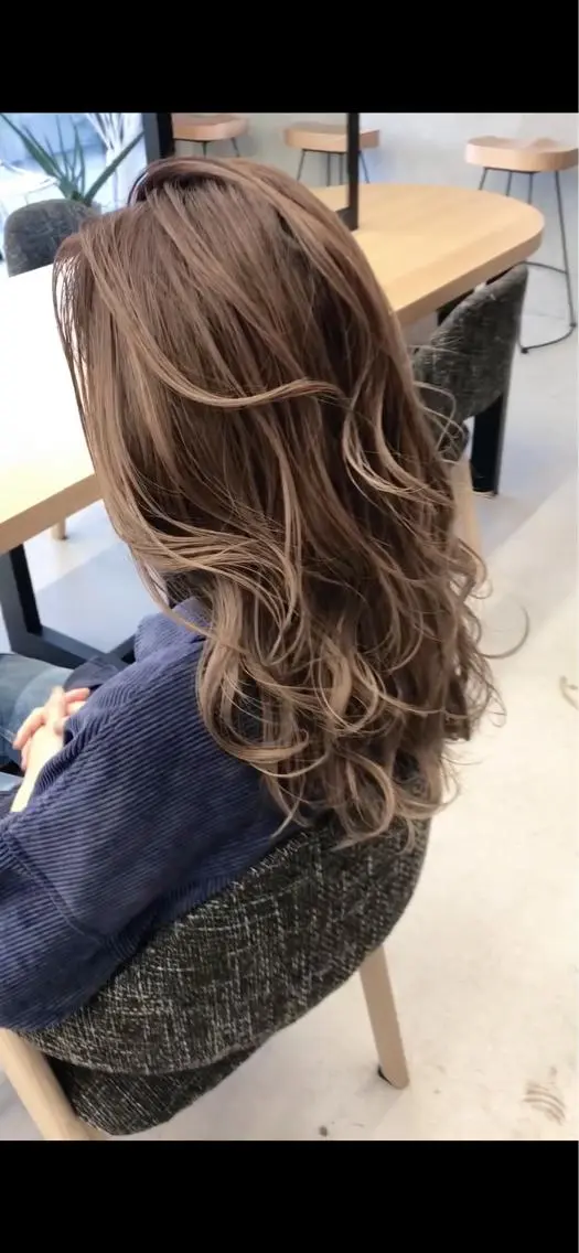ミディアム カラー ベージュカラー ハイライトカラー ハイライト レイヤーカット クドウレイ fifth神南のヘアスタイル