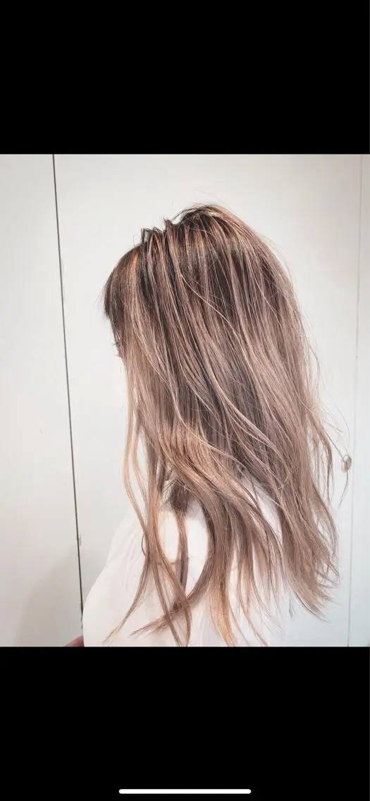 セミロング ヘアカラー まお♡レイヤーカット ×色っぽstyleのヘアスタイル