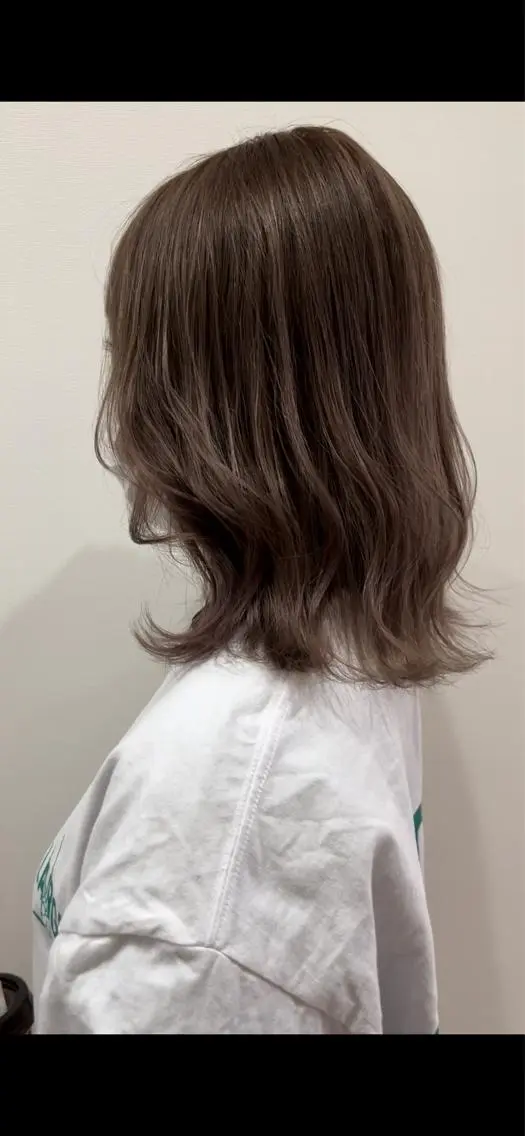 ミディアム カラー ブリーチ グレージュ 大人可愛いをご提案✨ 宮崎　雅美のヘアスタイル