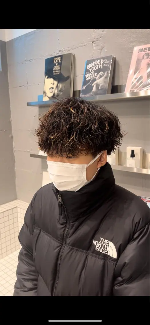 パーマ メンズ メンズパーマ 波巻きパーマ k jの眉毛・アイブロウイメージ