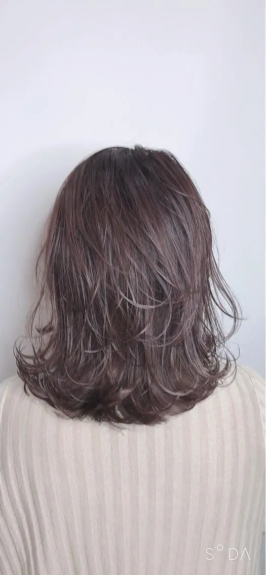 ミディアム カラー NINE＋/代表 ブリーチ特化型サロンのヘアスタイル