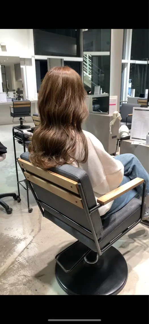 ロング カラー ブリーチ イルミナカラー ブリーチなしカラー カット ヘアカラー トリートメント 岐阜駅/レイヤー/パ ーマ/デザインカラーのヘアスタイル