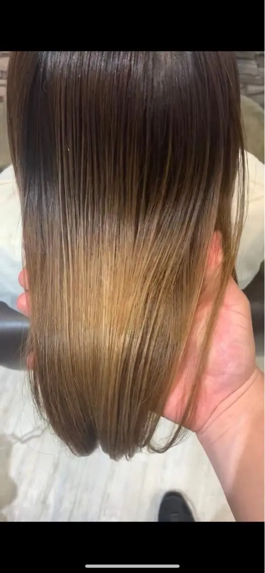 セミロング PANOL 秀島のヘアスタイル