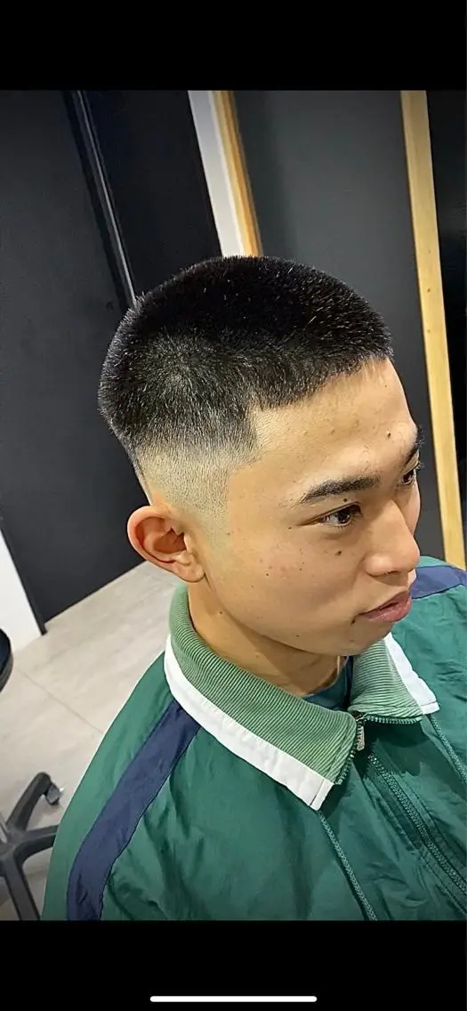 ショート ヘアアレンジ メンズ フェードカット スキンフェード men'slapis YUTOのヘアスタイル
