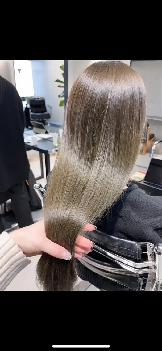 ロング カラー パーマ ヘアアレンジ トリートメント ヘッドスパ ヘアセット 透明感/オリーブ/ グレージュ/YUKAのヘアスタイル