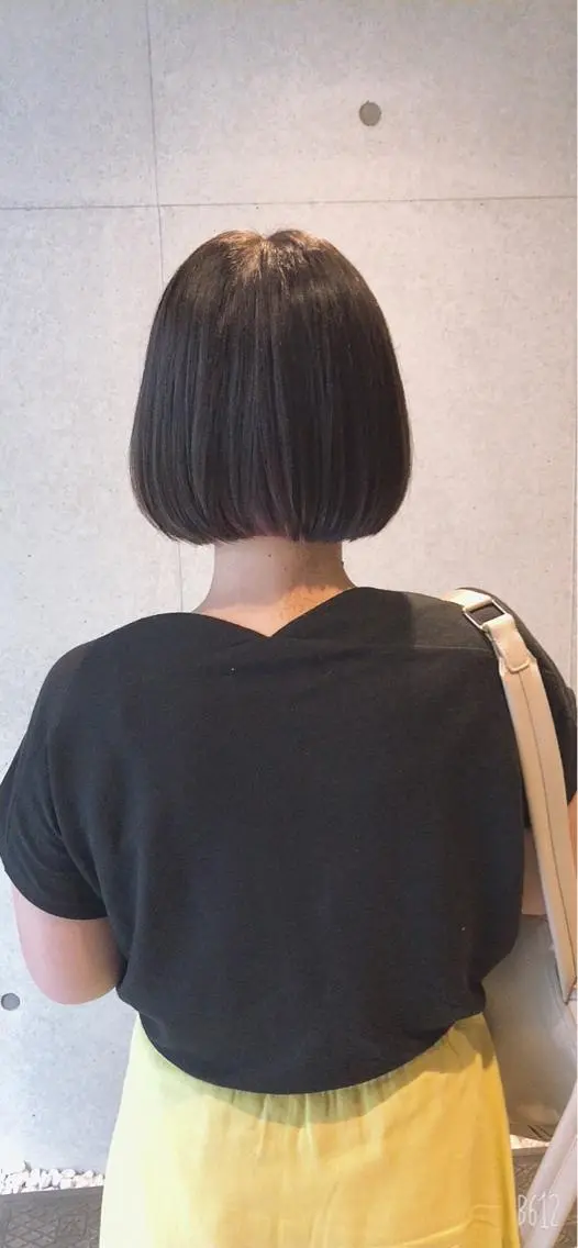 ショート レイヤーカット 小山 悠のヘアスタイル