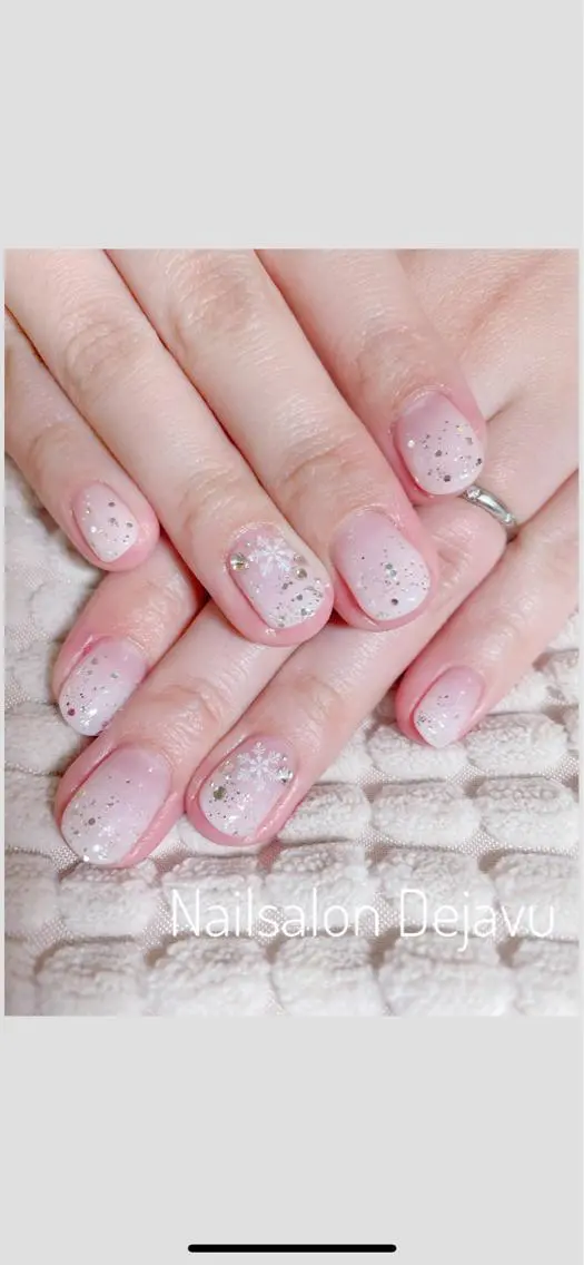 ネイル アートネイル ラメ(グリッター) ストーンネイル Nail salon Dejavu 🌿のネイルデザイン