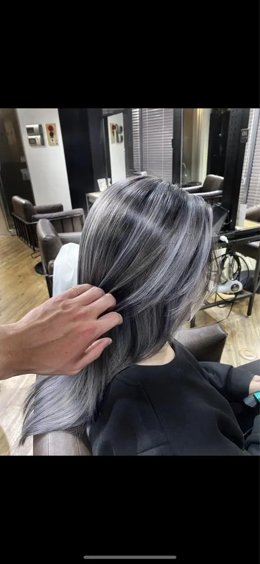 ロング レイヤーカット 山影✨バレイヤージュ ハイライト✨メンズ◎のヘアスタイル
