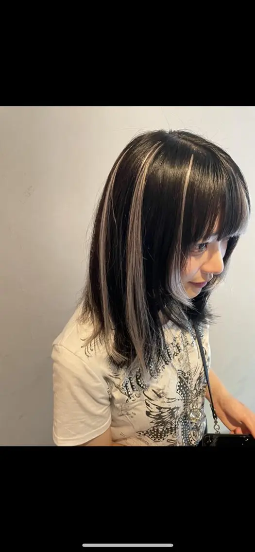 ミディアム カラー ブリーチ ハイライトカラー インナーカラー エクステ ハイライト カット エクステ パピヨンロゼ 髪質改善/酸性のヘアスタイル
