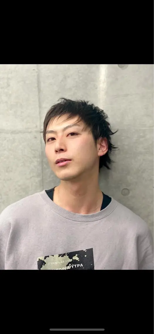ショート メンズ メンズバレイヤージュ センターパート メンズハイライト メンズインナーカラー マッシュ 原宿アンリ 山下卓也のヘアスタイル