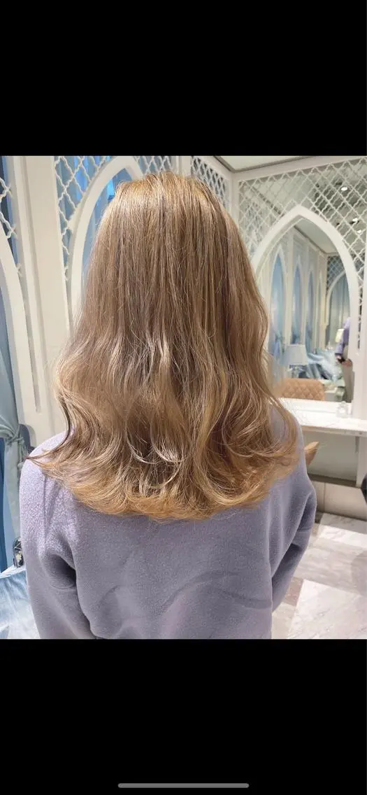 カラー ベージュカラー 黒髪 ブリーチ ブルーカラー ブルーブラック ヘアカラー 木屋元一/透明感 /前髪/レイヤーのヘアスタイル