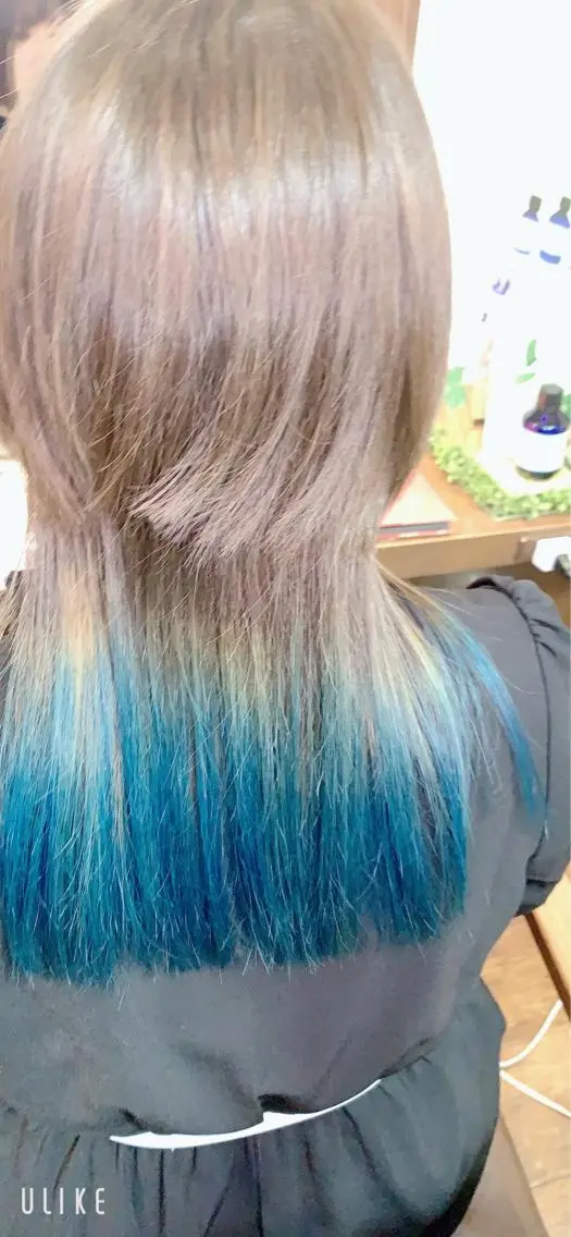 ロング カラー 岡山 史弥のヘアスタイル