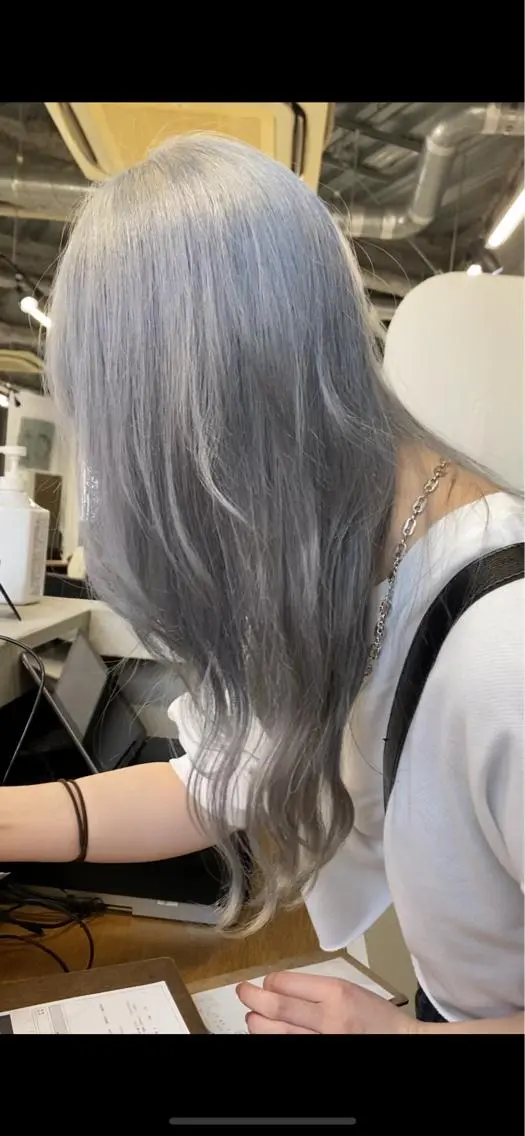 セミロング カラー ヘアアレンジ ベージュカラー デザインカラー ハイトーンカラー ブリーチダブルカラー ハイライト/山本喜熙のヘアスタイル