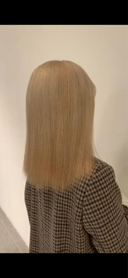 ミディアム カラー ブリーチ れい🫧 ハイトーン特化のヘアスタイル