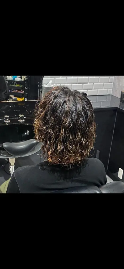 ミディアム パーマ メンズ ミディアムパーマ メンズパーマ スパイラルパーマ パーマ 前田賢生 ご新規様はNGのヘアスタイル
