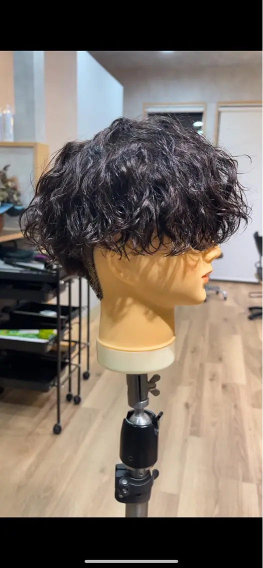 ショート パーマ メンズ メンズパーマ 波巻きパーマ マスダ ヤスノリのヘアスタイル