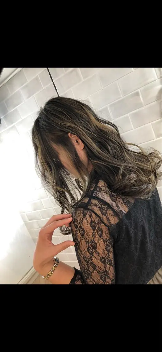 ミディアム カラー カット ヘアカラー 奥田 恵樹のヘアスタイル