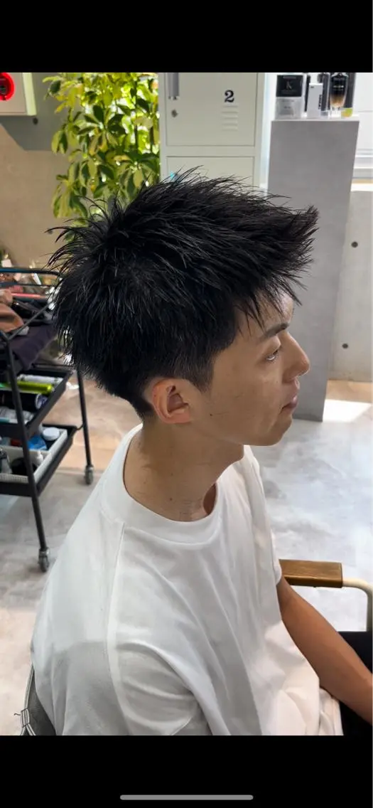 ショート メンズ モヒカン メンズショート ショートヘア カット トリートメント 【店長】メンズ職人 短髪　ハイトーン🔥のヘアスタイル