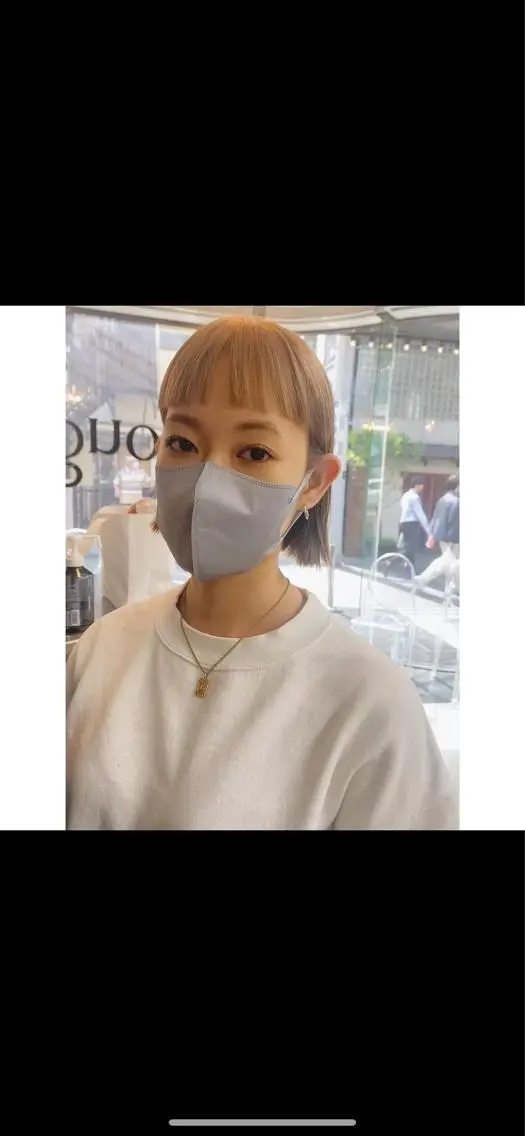 ショート カラー ブロンド ハイトーンカラー ボブ 大石 沙季のヘアスタイル