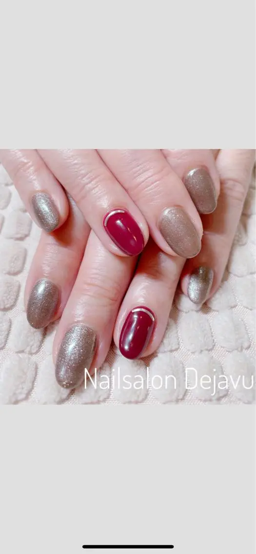 ネイル アートネイル ボルドー ラメ(グリッター) ワンカラーネイル ハンドネイル Nail salon Dejavu 🌿のネイルデザイン