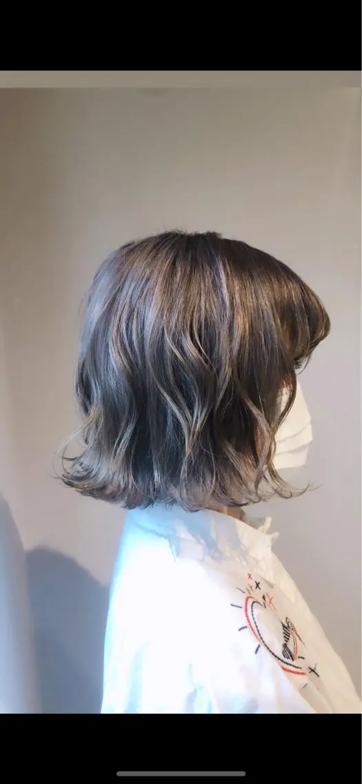 ミディアム カラー シルバー ブリーチ👩‍🦳/ ‪✂︎MANAMIのヘアスタイル