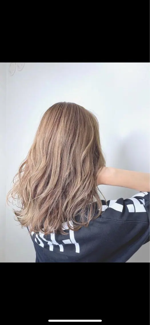セミロング カラー 伊藤 舜斗のヘアスタイル