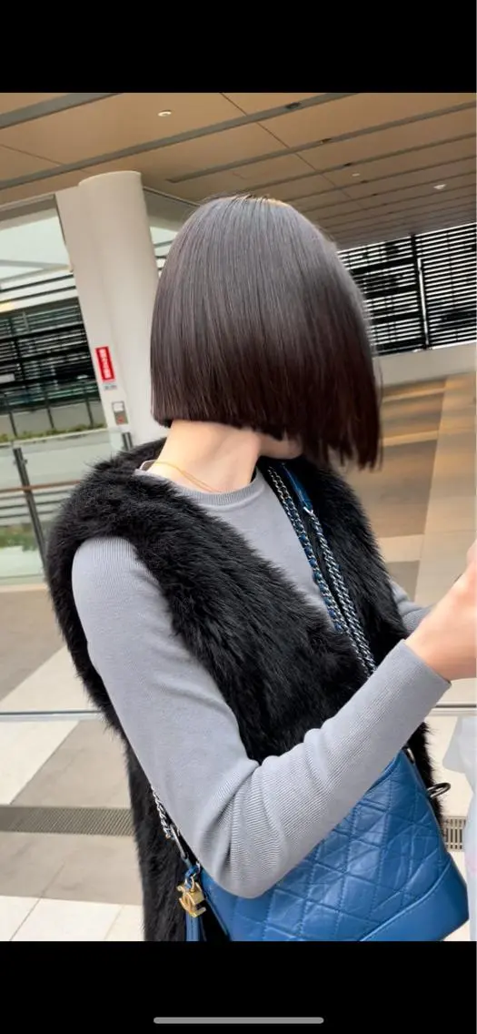 ショート カラー 切りっぱなしボブ 黒髪 ブルーカラー ブルーブラック ボブ クドウレイ fifth神南のヘアスタイル