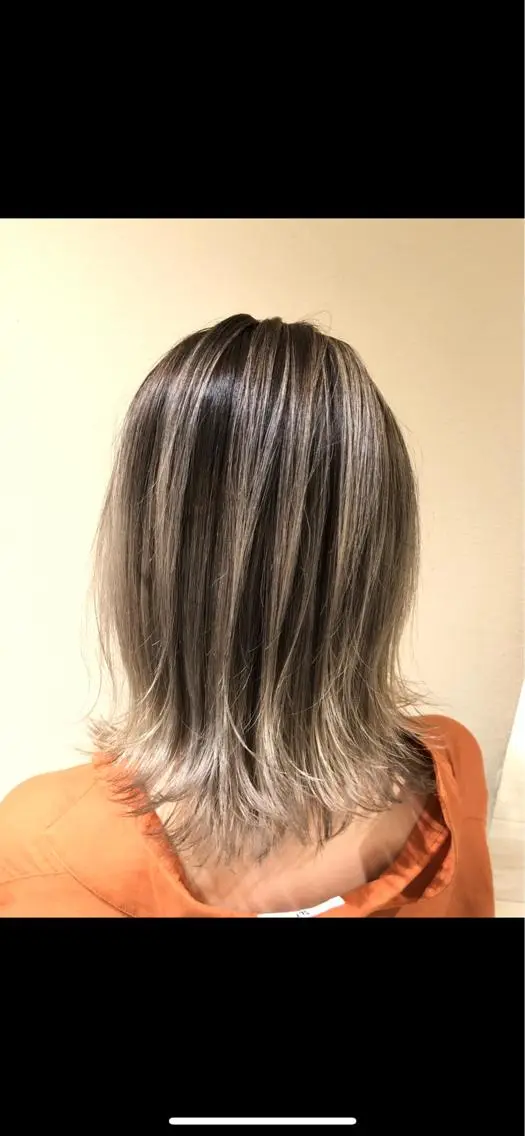 ミディアム カラー バレイヤージュ レイヤーカット ヤクシジ レンのヘアスタイル