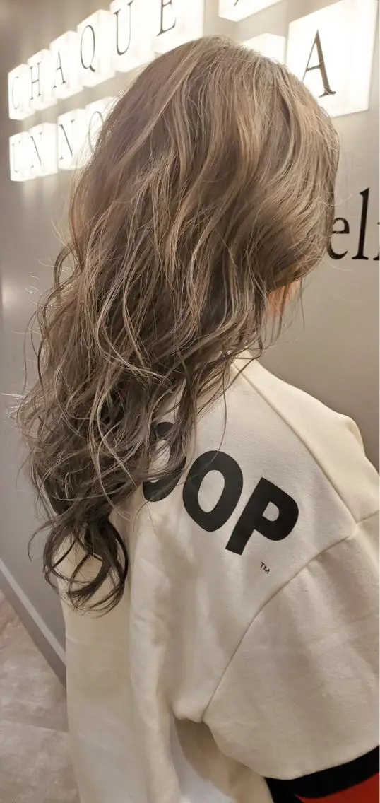 セミロング アッシュ 外国人風カラー ハイライト 銀座/美髪矯正カラー 髪質改善特化🍎のヘアスタイル
