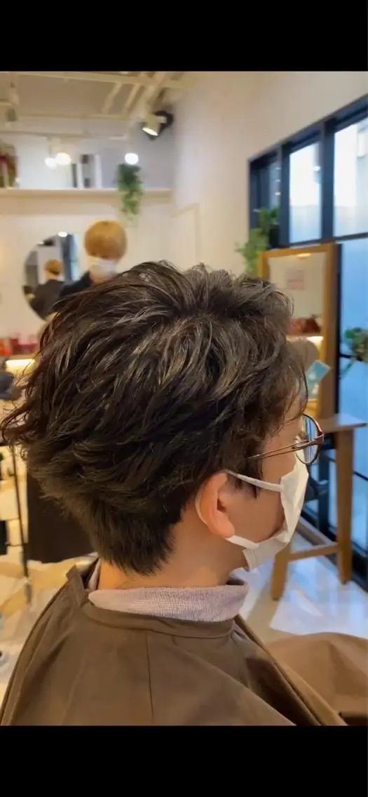 ショート パーマ メンズ メンズパーマ ハイトーン&透明感 カラー☘️片山優陽のヘアスタイル
