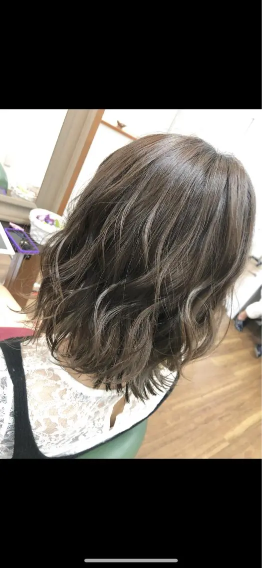 ミディアム カラー SHIORI💜口コ ミNo.1艶カラーのヘアスタイル