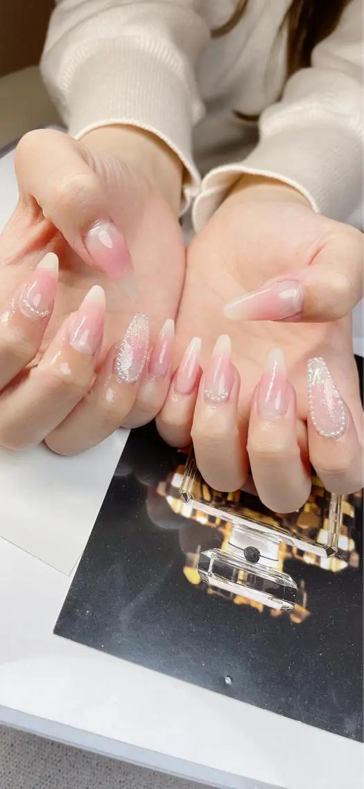 ネイル チークネイル グラデーション ハンドネイル LaLa Peach 福岡のマツエク・マツパデザイン
